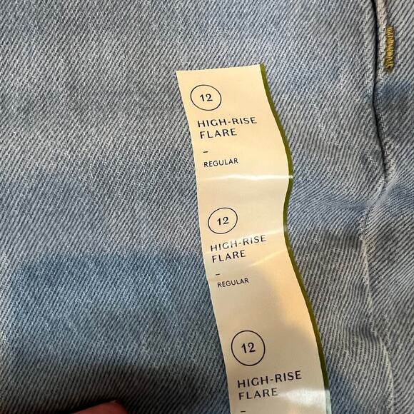NWT Universal Thread High Rise Flare Jeans Women's 12 Regular Light Wash - Picture 3 of 11